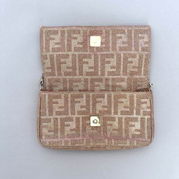 Fendi iridescent Rose Gold Clutch With Chain Metallic Shimmer Bag - Picture 6 of 16